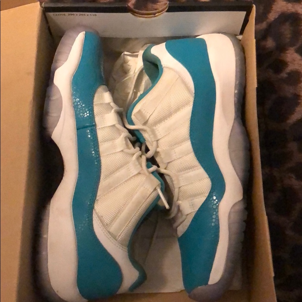 Jordan 11 lows